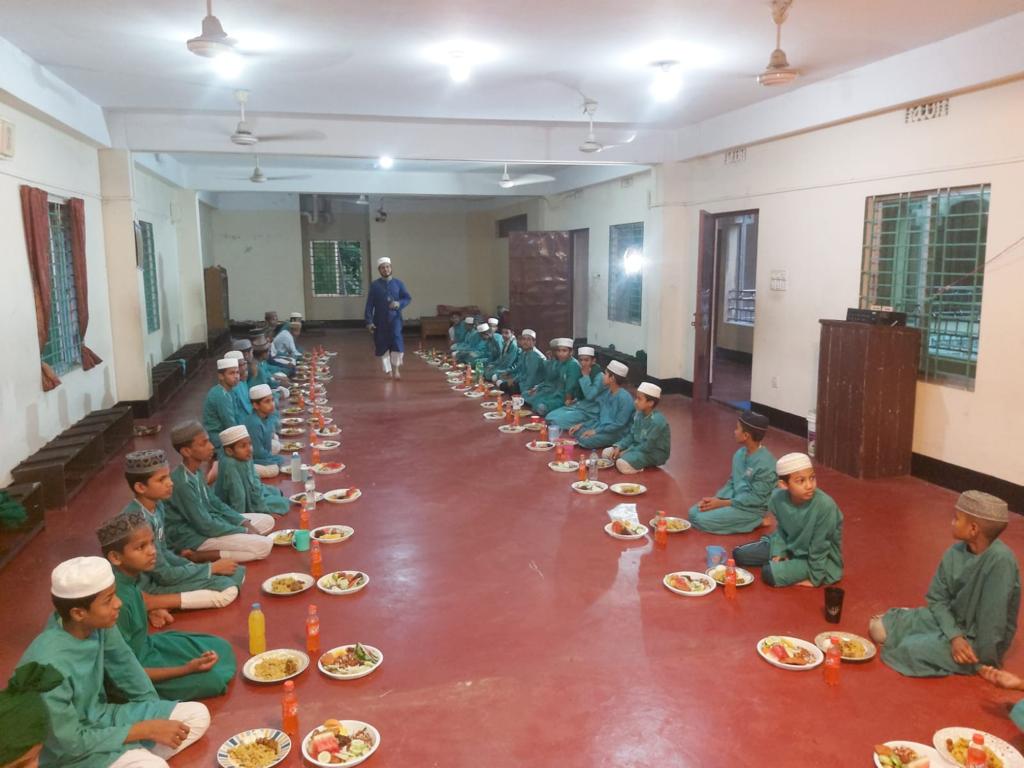 Children's iftaar.